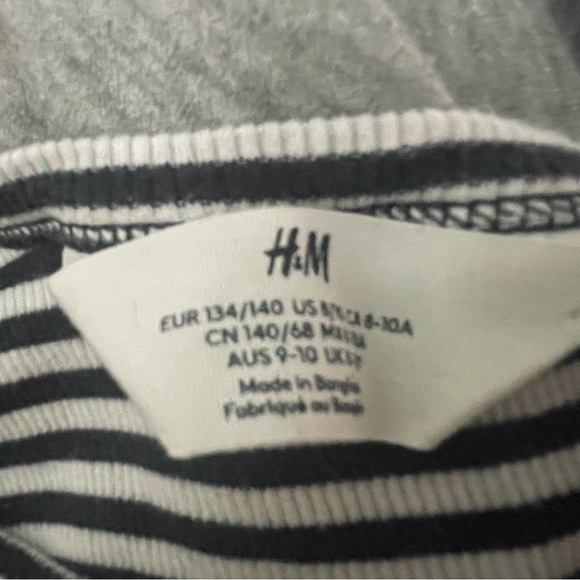 H&M black and white stripped baby tee size youth 8-10 - Picture 3 of 3